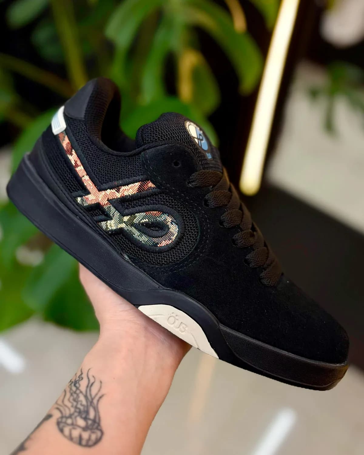 Öus preto camuflado